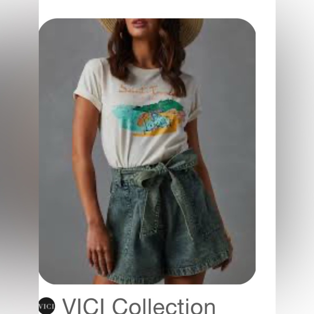 VICI Short Sleeve Saint-Tropez Graphic Tshirt Size Small OffWhite, Teal Blue